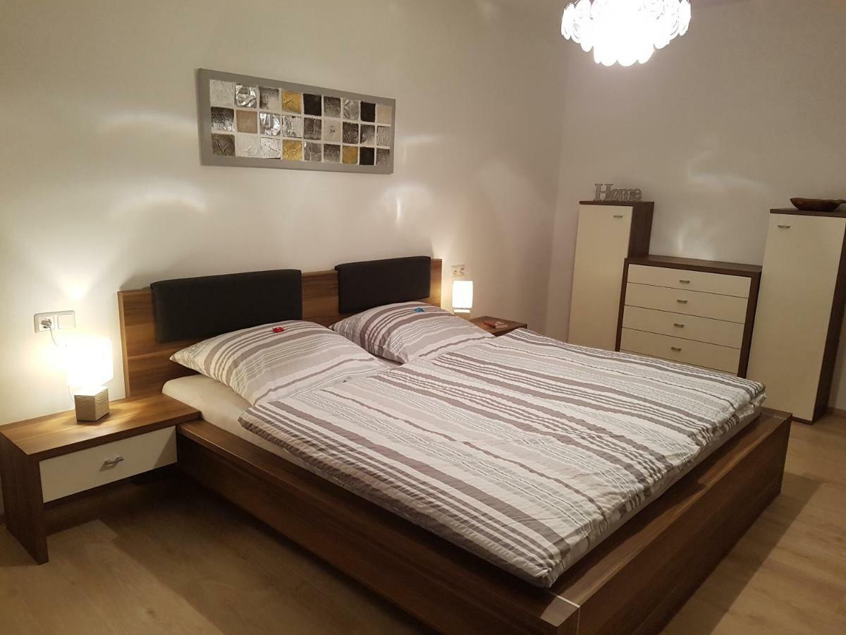 Andys Ferienwohnung Нойштадт-ан-дер-Вальднааб Экстерьер фото